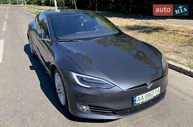 Лифтбек Tesla Model S 2016 в Киеве