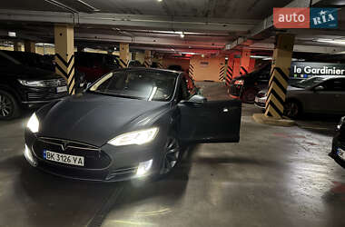 Лифтбек Tesla Model S 2014 в Ровно