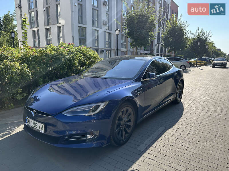 Лифтбек Tesla Model S 2015 в Киеве