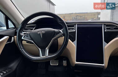 Лифтбек Tesla Model S 2017 в Виннице