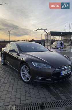 Лифтбек Tesla Model S 2014 в 