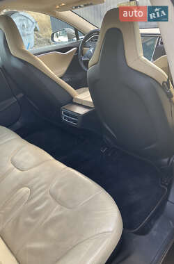 Лифтбек Tesla Model S 2014 в 