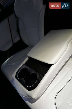 Ліфтбек Tesla Model S 2021 в 