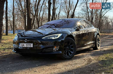 Ліфтбек Tesla Model S 2021 в Кривому Розі