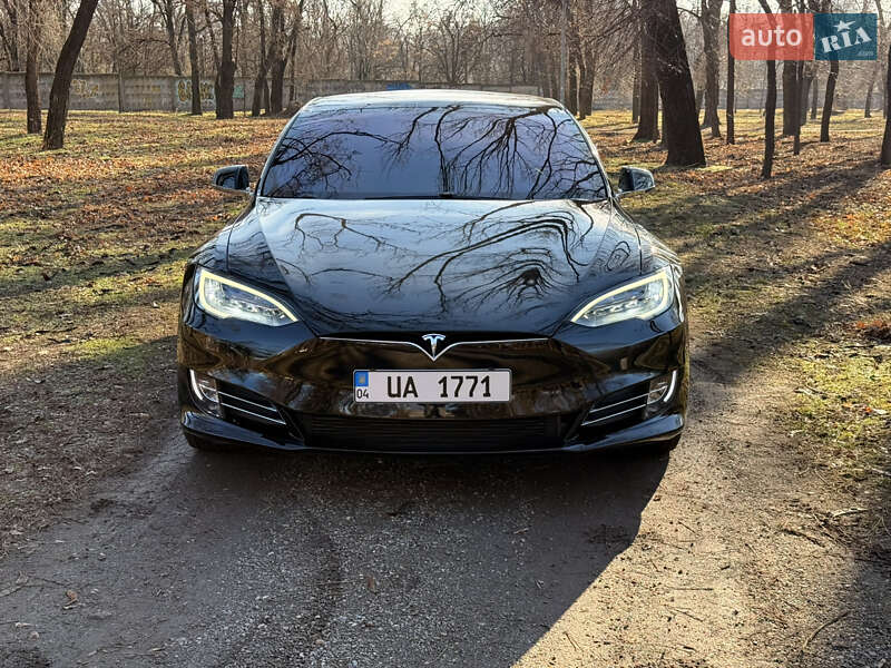 Лифтбек Tesla Model S 2021 в Кривом Роге