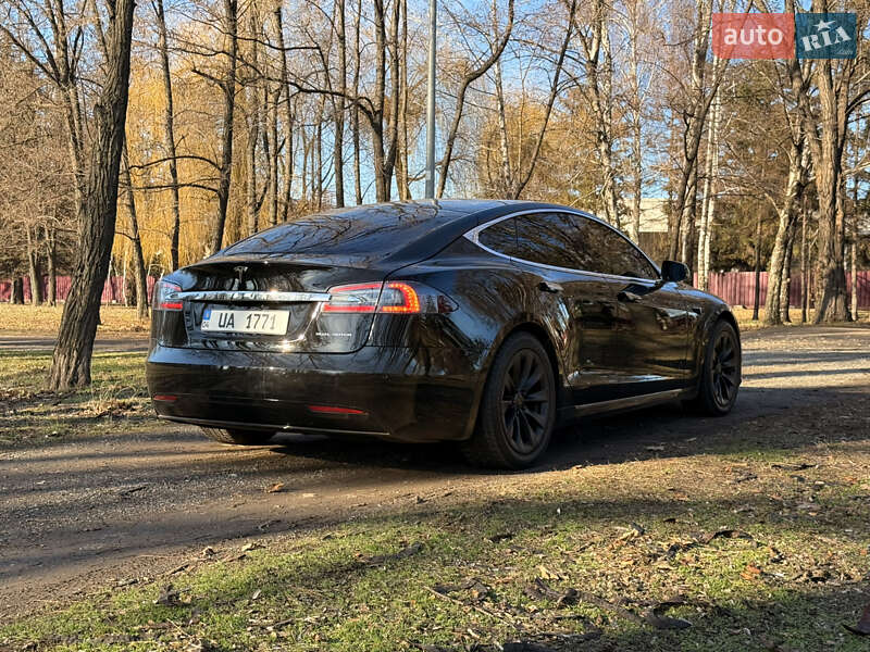 Лифтбек Tesla Model S 2021 в Кривом Роге