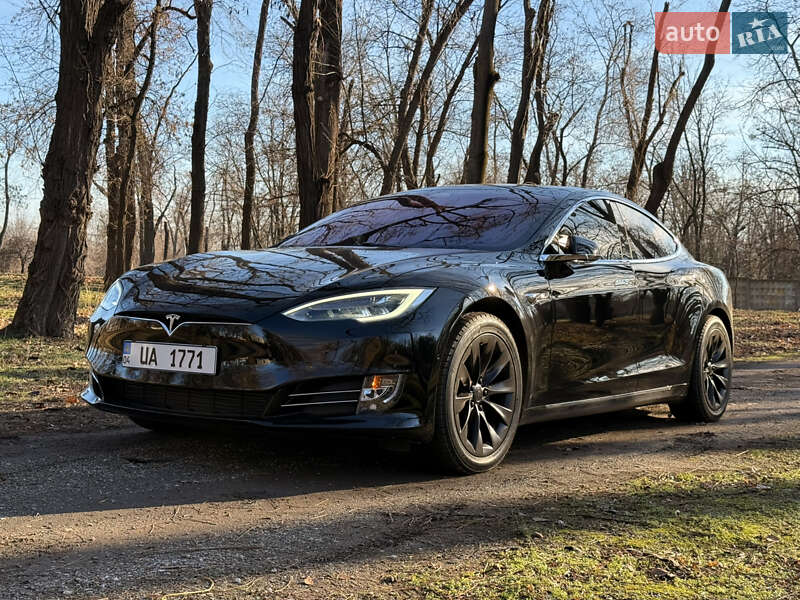 Лифтбек Tesla Model S 2021 в Кривом Роге