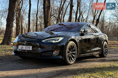 Лифтбек Tesla Model S 2021 в Кривом Роге