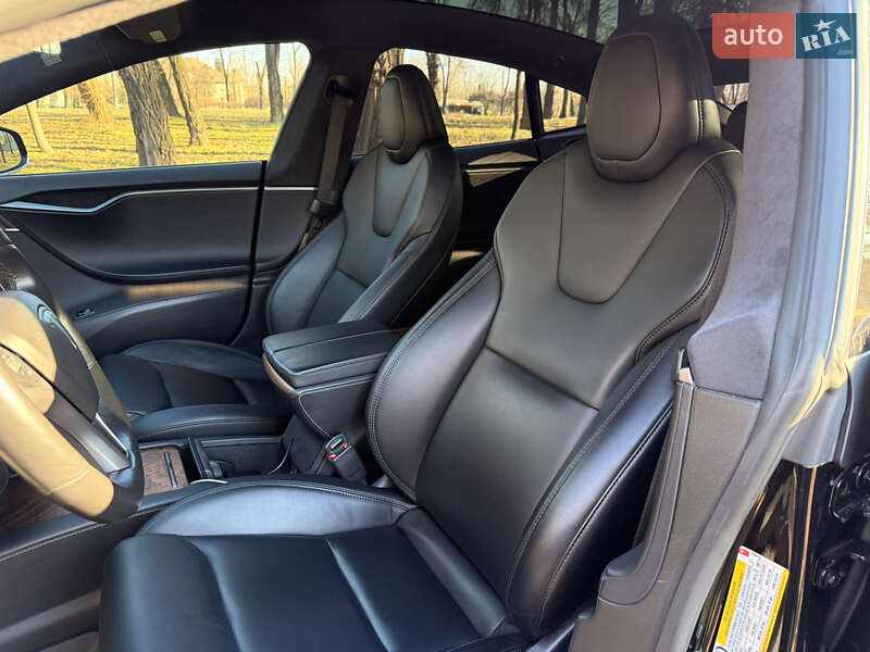 Лифтбек Tesla Model S 2021 в Кривом Роге