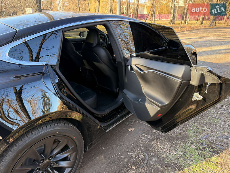 Лифтбек Tesla Model S 2021 в Кривом Роге