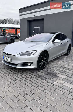 Лифтбек Tesla Model S 2018 в Луцке