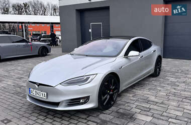 Лифтбек Tesla Model S 2018 в Луцке