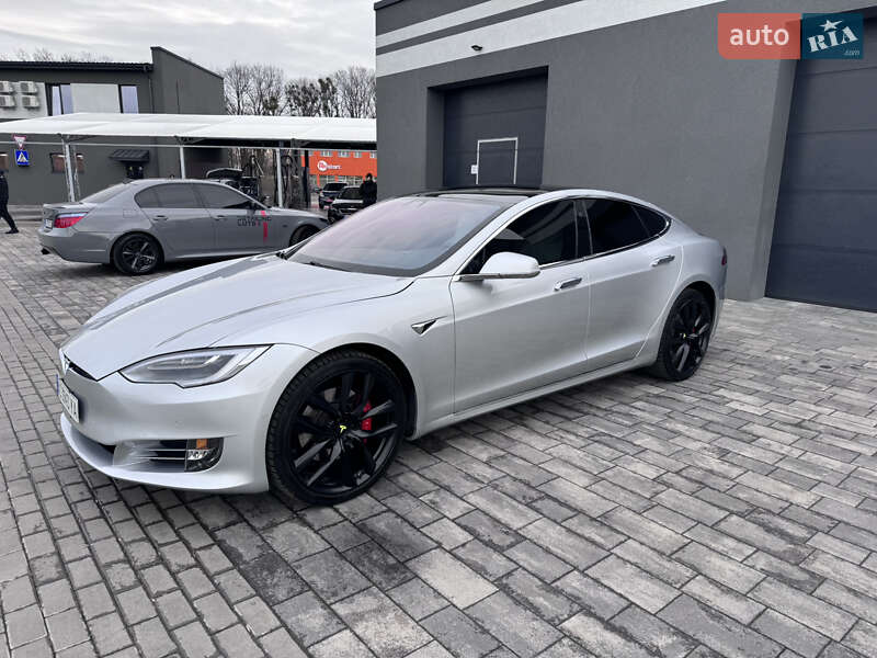 Ліфтбек Tesla Model S 2018 в Луцьку