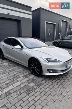 Лифтбек Tesla Model S 2018 в Луцке