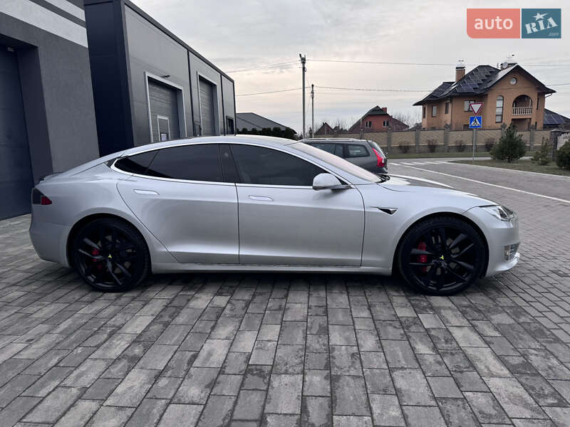 Лифтбек Tesla Model S 2018 в Луцке