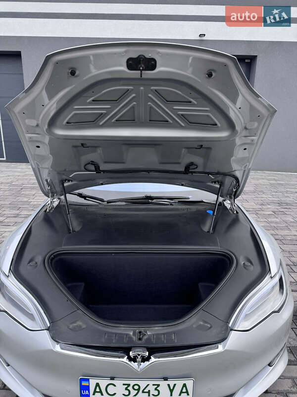 Лифтбек Tesla Model S 2018 в Луцке