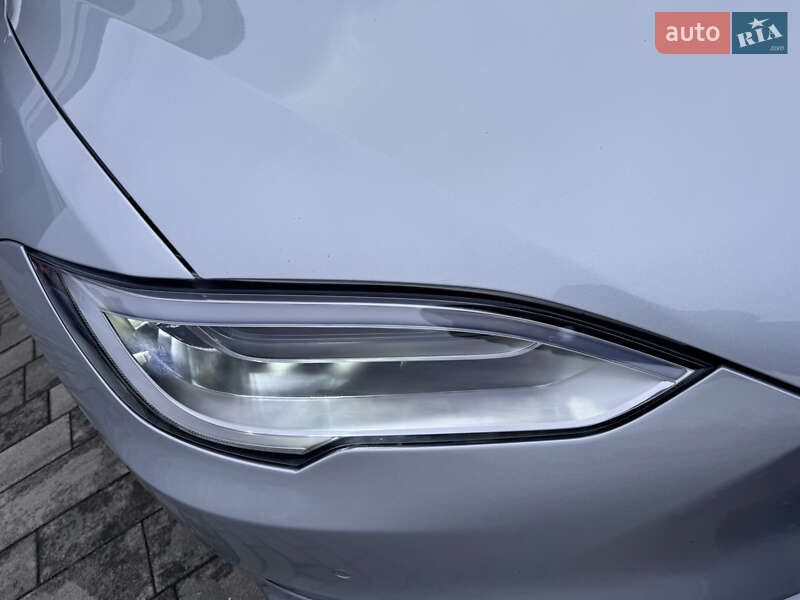 Лифтбек Tesla Model S 2018 в Луцке