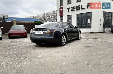 Лифтбек Tesla Model S 2017 в Виннице