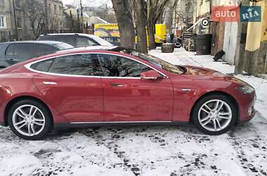 Лифтбек Tesla Model S 2014 в Львове