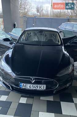 Лифтбек Tesla Model S 2014 в 