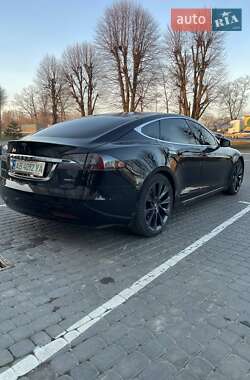 Лифтбек Tesla Model S 2018 в Киеве