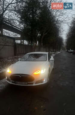 Ліфтбек Tesla Model S 2014 в Львові