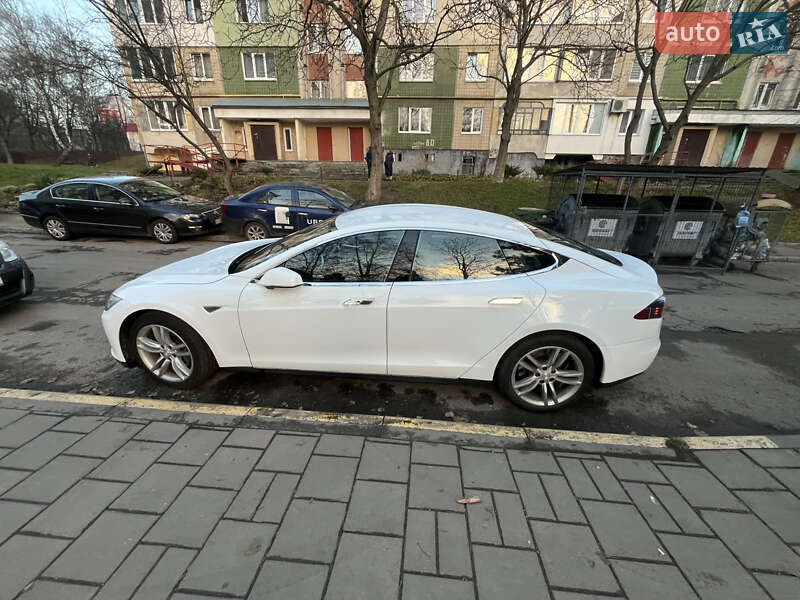 Лифтбек Tesla Model S 2014 в Львове фото 4 Лифтбек Tesla Model S 2014 в Львове