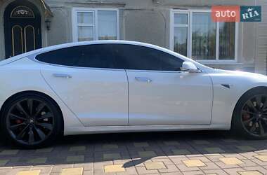 Ліфтбек Tesla Model S 2017 в 