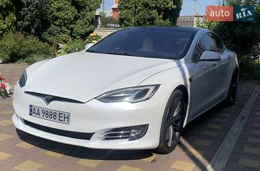 Ліфтбек Tesla Model S 2017 в 