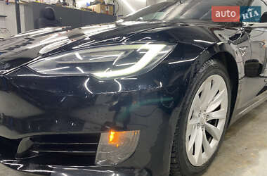 Ліфтбек Tesla Model S 2017 в 