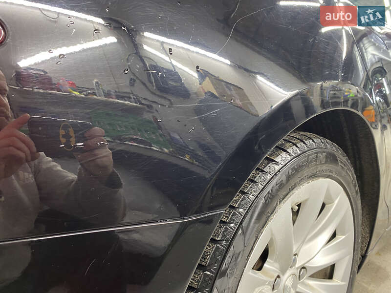 Лифтбек Tesla Model S 2017 в Львове
