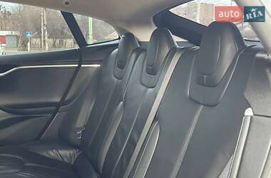 Лифтбек Tesla Model S 2014 в 