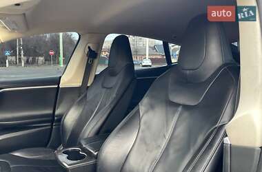 Лифтбек Tesla Model S 2014 в 