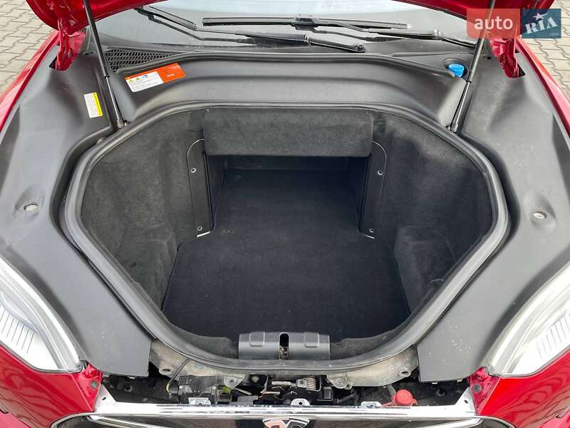 Лифтбек Tesla Model S 2014 в Виннице