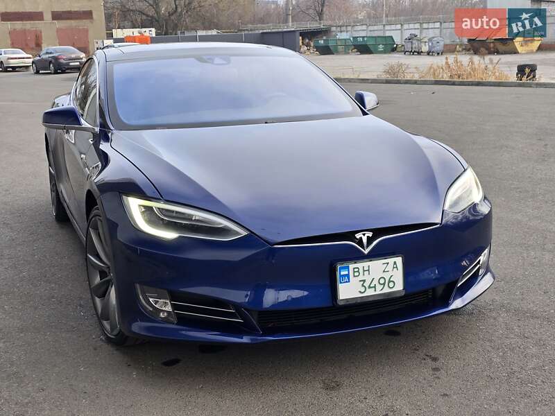 Лифтбек Tesla Model S 2016 в Одессе