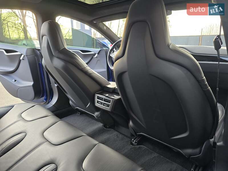 Лифтбек Tesla Model S 2016 в Одессе