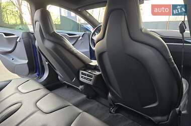 Лифтбек Tesla Model S 2016 в 