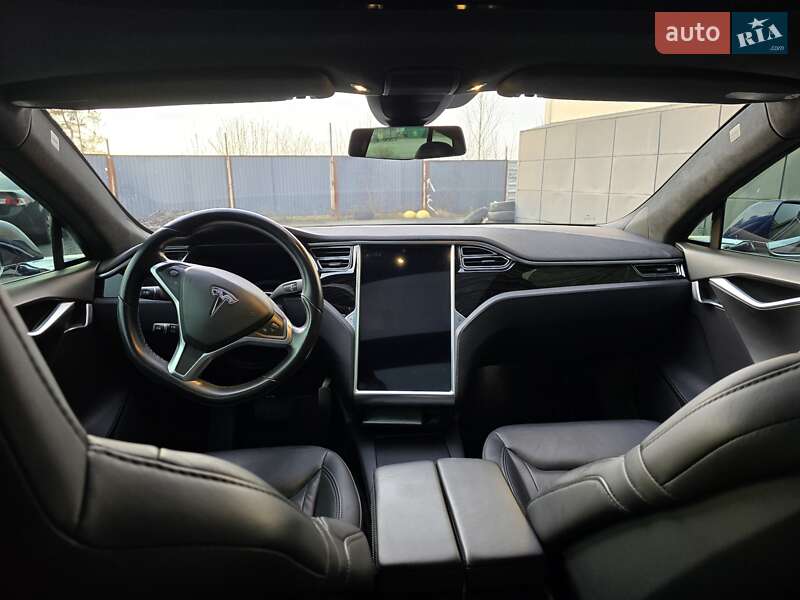 Лифтбек Tesla Model S 2016 в Одессе