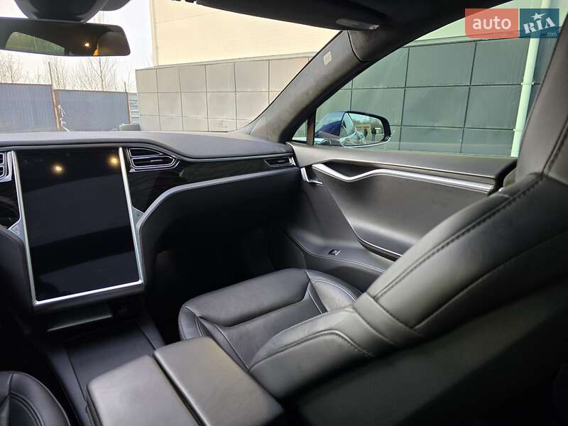 Лифтбек Tesla Model S 2016 в Одессе