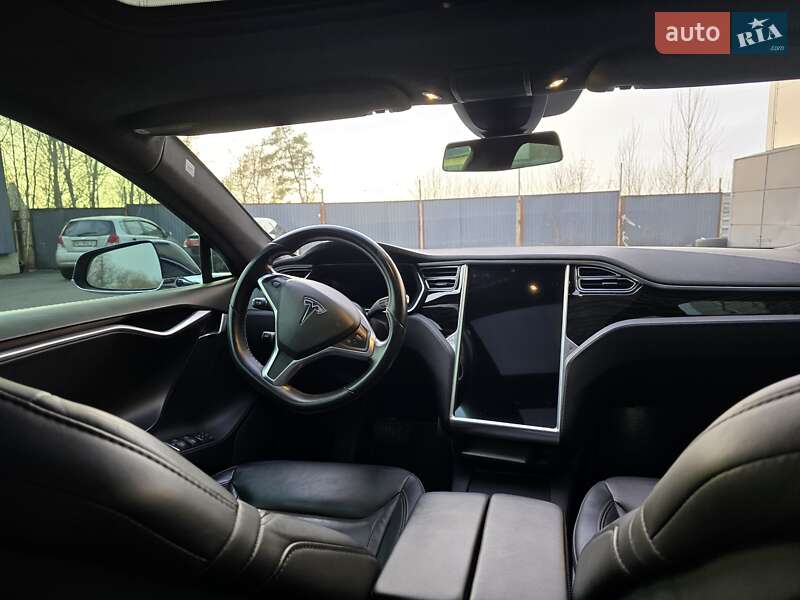 Лифтбек Tesla Model S 2016 в Одессе