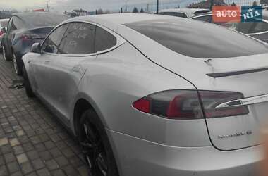Лифтбек Tesla Model S 2014 в 