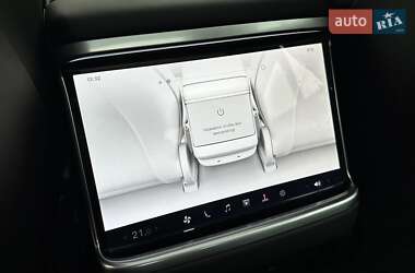 Ліфтбек Tesla Model S 2024 в 