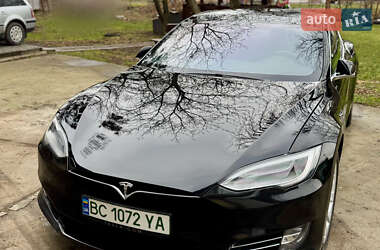 Ліфтбек Tesla Model S 2018 в Львові