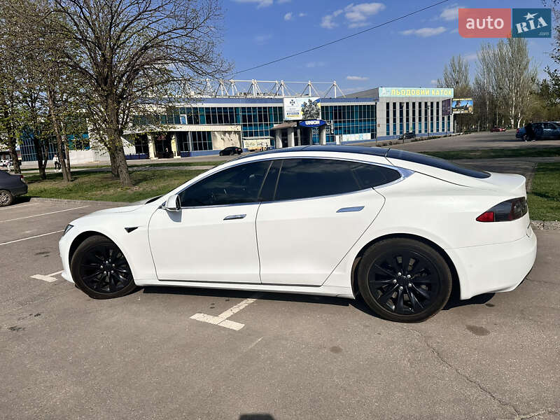 Лифтбек Tesla Model S 2016 в Кривом Роге фото 7 Лифтбек Tesla Model S 2016 в Кривом Роге