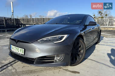 Лифтбек Tesla Model S 2016 в Киеве