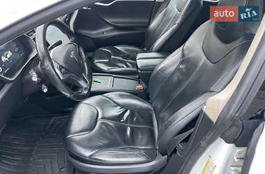 Лифтбек Tesla Model S 2015 в 