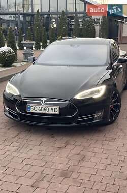 Ліфтбек Tesla Model S 2015 в Стрию