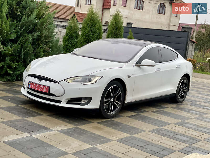 Лифтбек Tesla Model S 2014 в Ровно