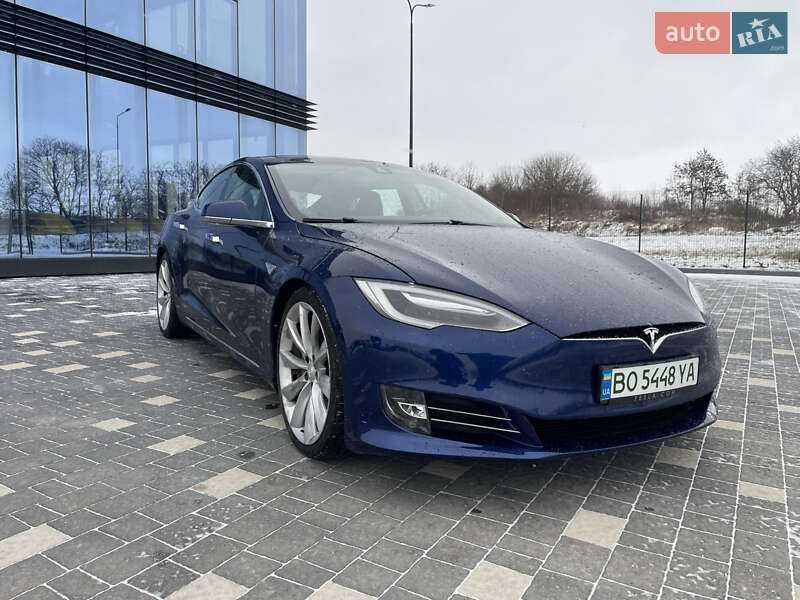 Ліфтбек Tesla Model S 2016 в Тернополі