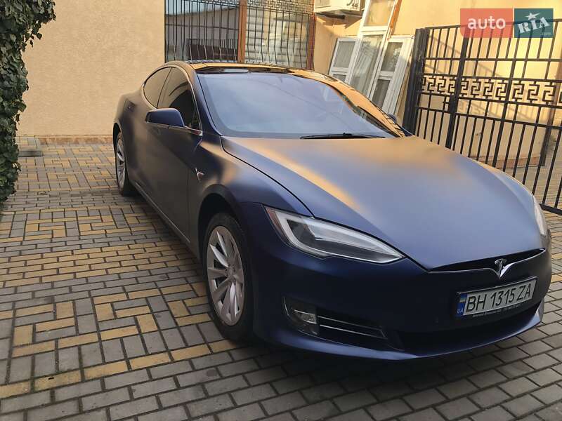 Tesla Model S 2018